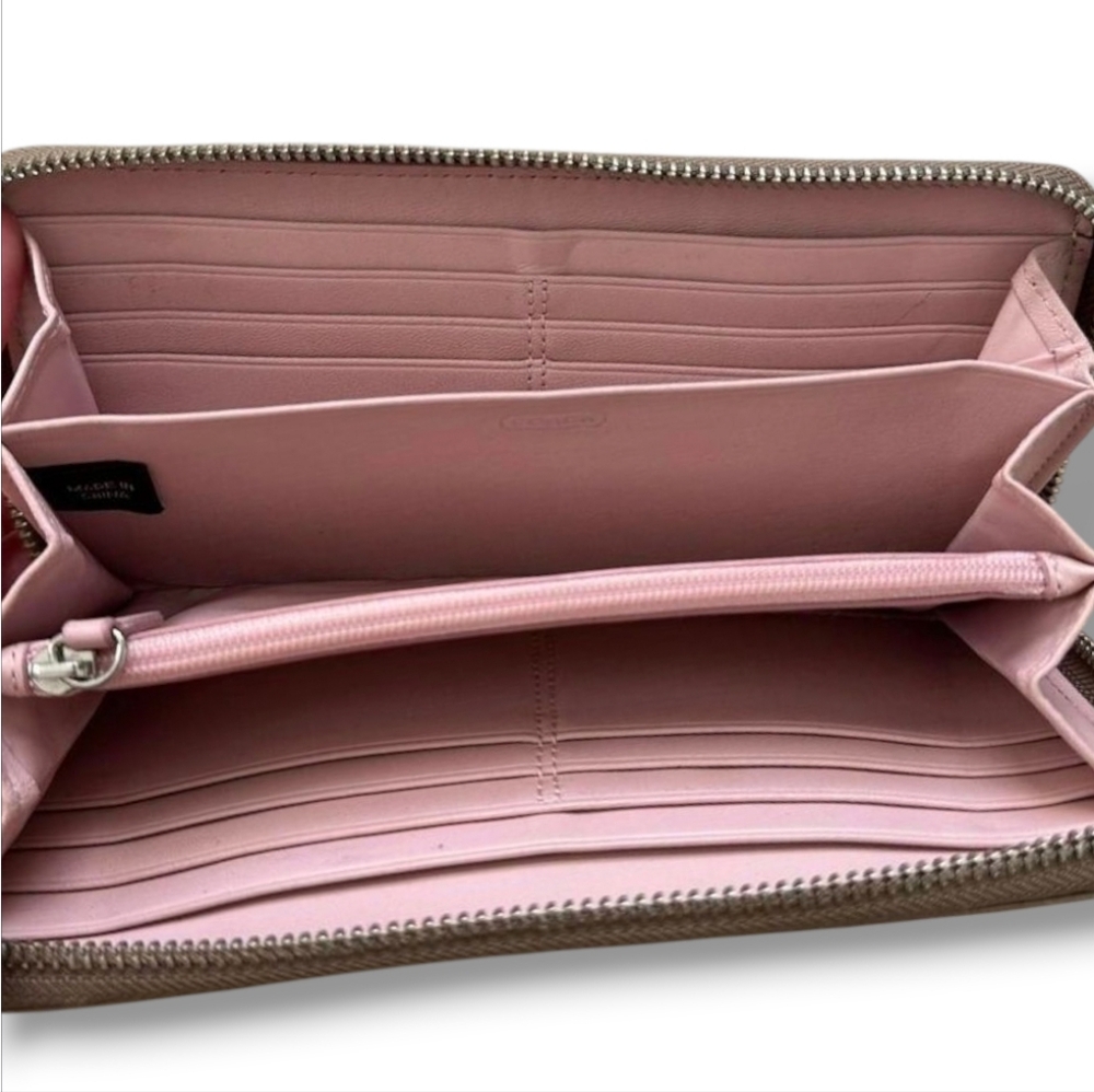 Coach Dotted Signature Long Wallet - Picture 5 of 6